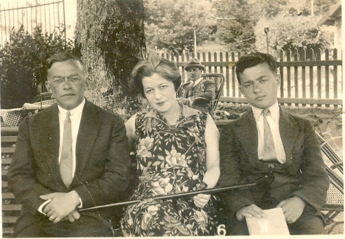 С Иоанной и сыном Ари