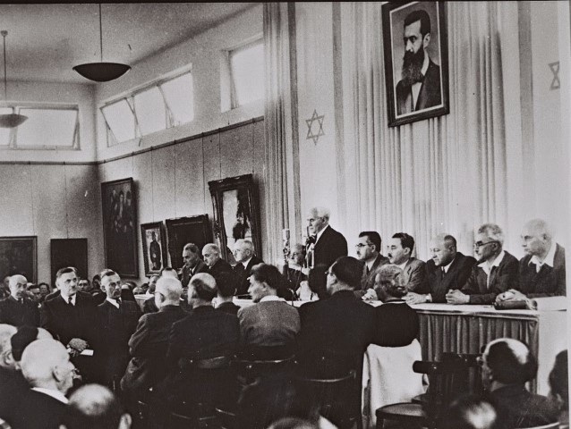 Давид Бен-Гурион провозглашает создание государства Израиль. 1948 г.