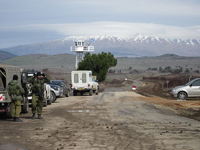 640px-flickr_-_israel_defense_forces_-_apple_export_at_quneitra_crossing_3