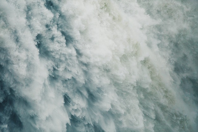 waterfalls-1149944_640
