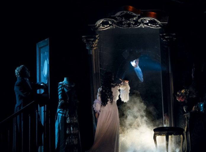 Phantom of Opera - предоставлено пресс-службой Бродвейской постановки (5)