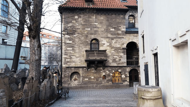 JEWISHCEMETARYPRAGUE-1-min