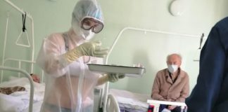 Из медсестричек — в секс-символы