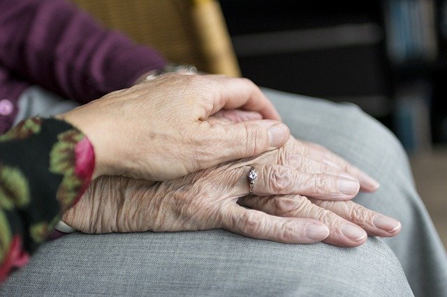 hands-g823296739_640