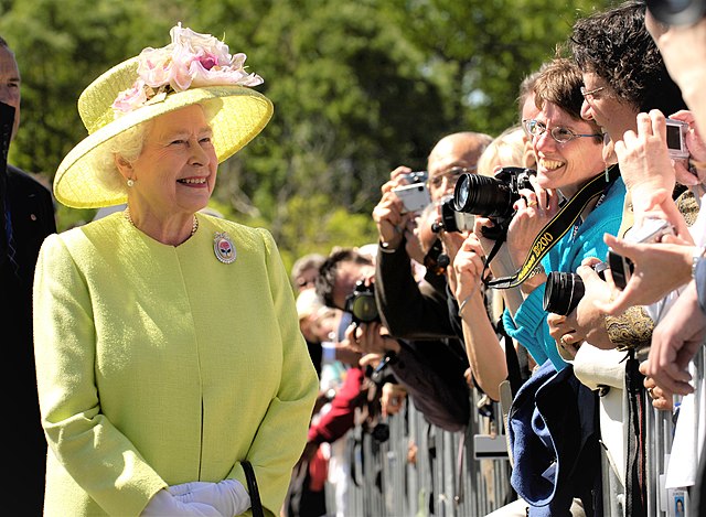 640px-Queen_at_NASA