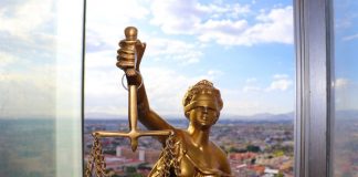 Суд да дело: кто за, кто против