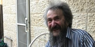 "Нельзя не гордиться страной, которая всех раздражает"