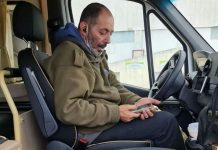 Он просто вёз пассажиров…