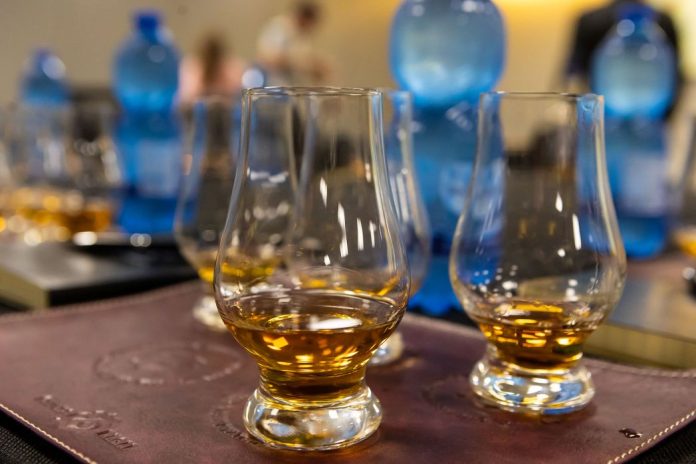 Whisky Live Photo - © Oren Shatz (2)
