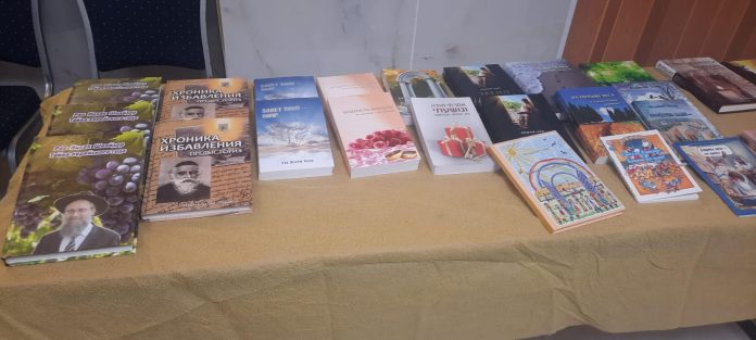 3 Выставка книг 16 09 25а