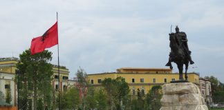 Затираненная в Тиране