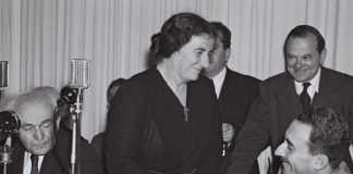 Вопреки ультиматумам Маршалла и короля Абдаллы