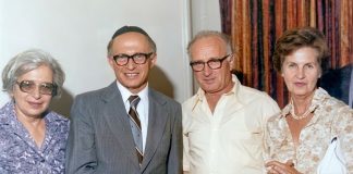 Покинул корабль последним
