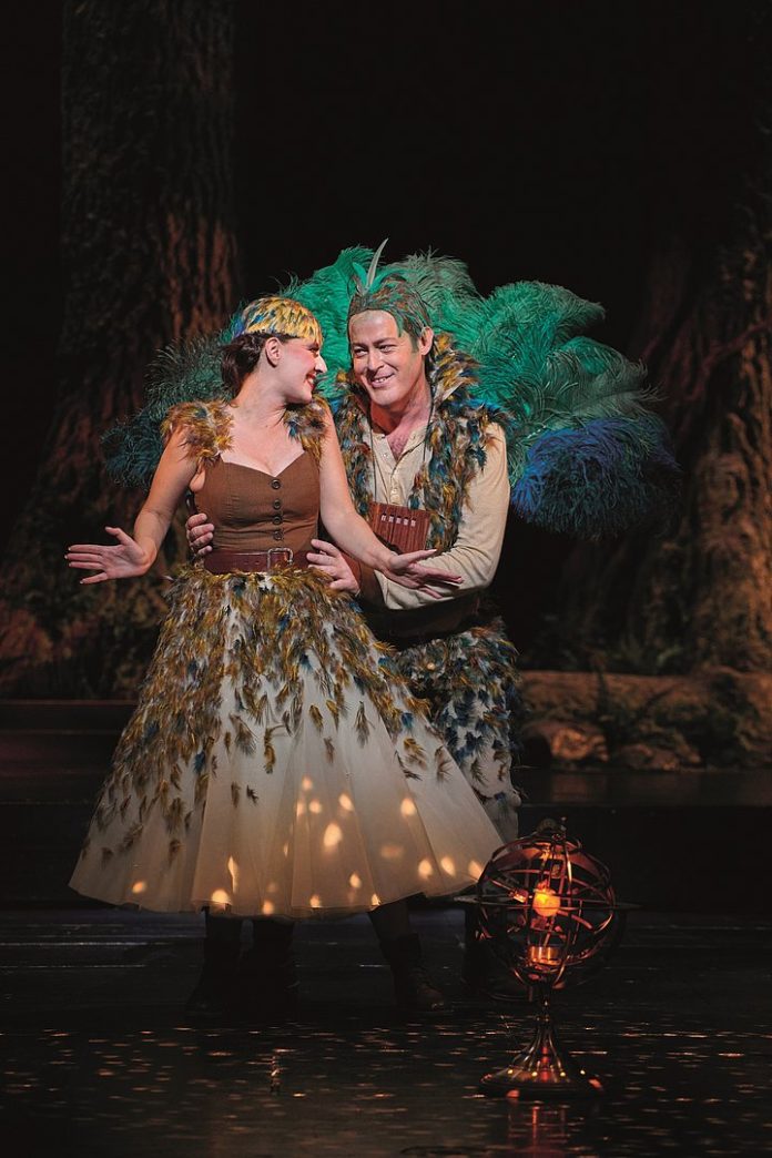 Oper Dortmund_DIE ZAUBERFLÖTE_Wendy Krikken-Papagena_Morgan Moody-Papageno_Foto Björn Hickmann (1)