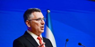 Гидеон СААР | Ложь на британских ногах